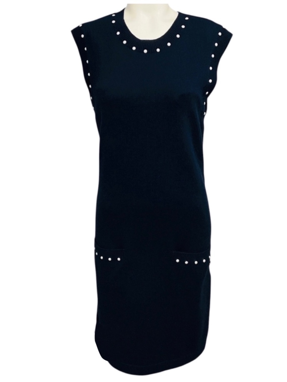 CHANEL NAVY BLUE FAUX PEARL EMBELLISHED COTTON AND CASHMERE KNIT DRESS WITH CC L